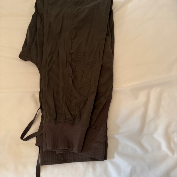 Lululemon Dance Studio Mid-Rise Jogger Full Length in Olive Green - Picture 4 of 4